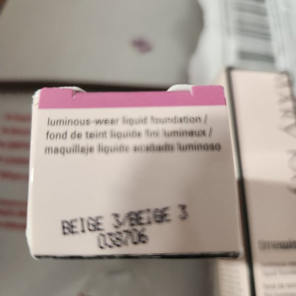 Mary Kay Beige 3 Luminous Wear 1oz NEW - Picture 3 of 5